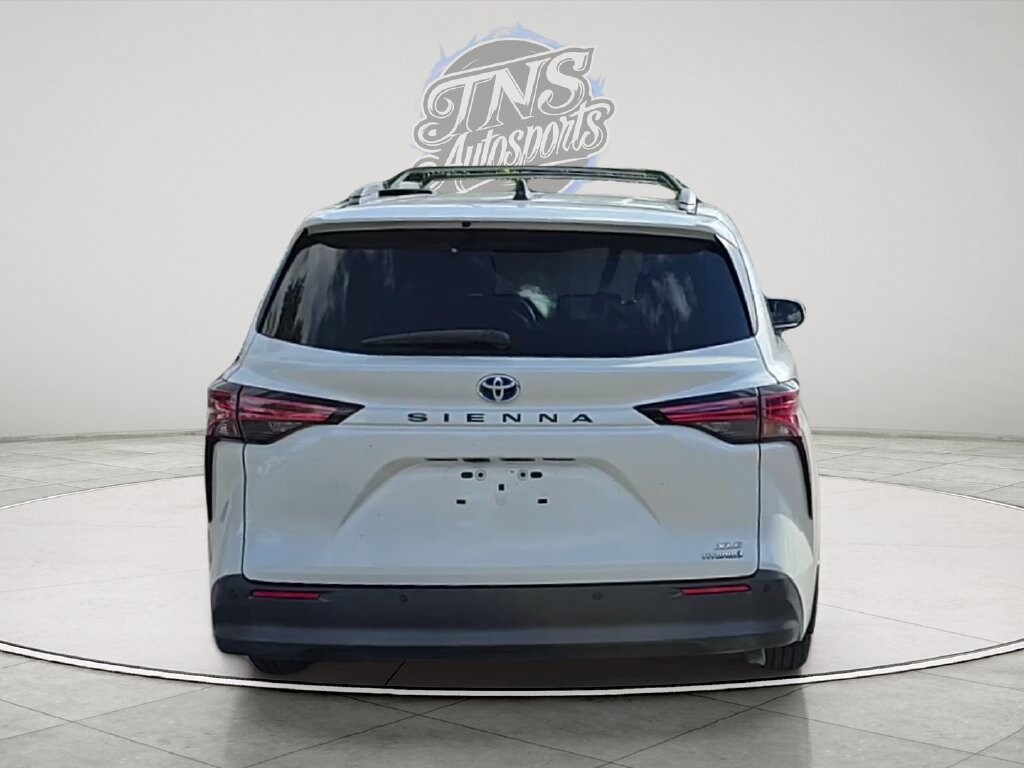 Used 2021 Toyota Sienna XLE Minivan/Van