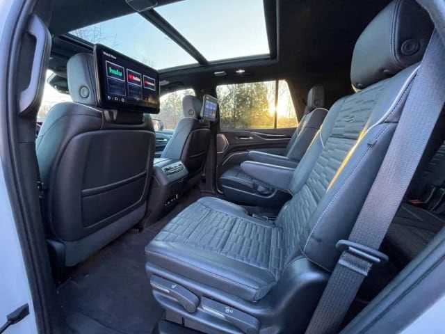 2023 Cadillac Escalade V-Series - Photo 19