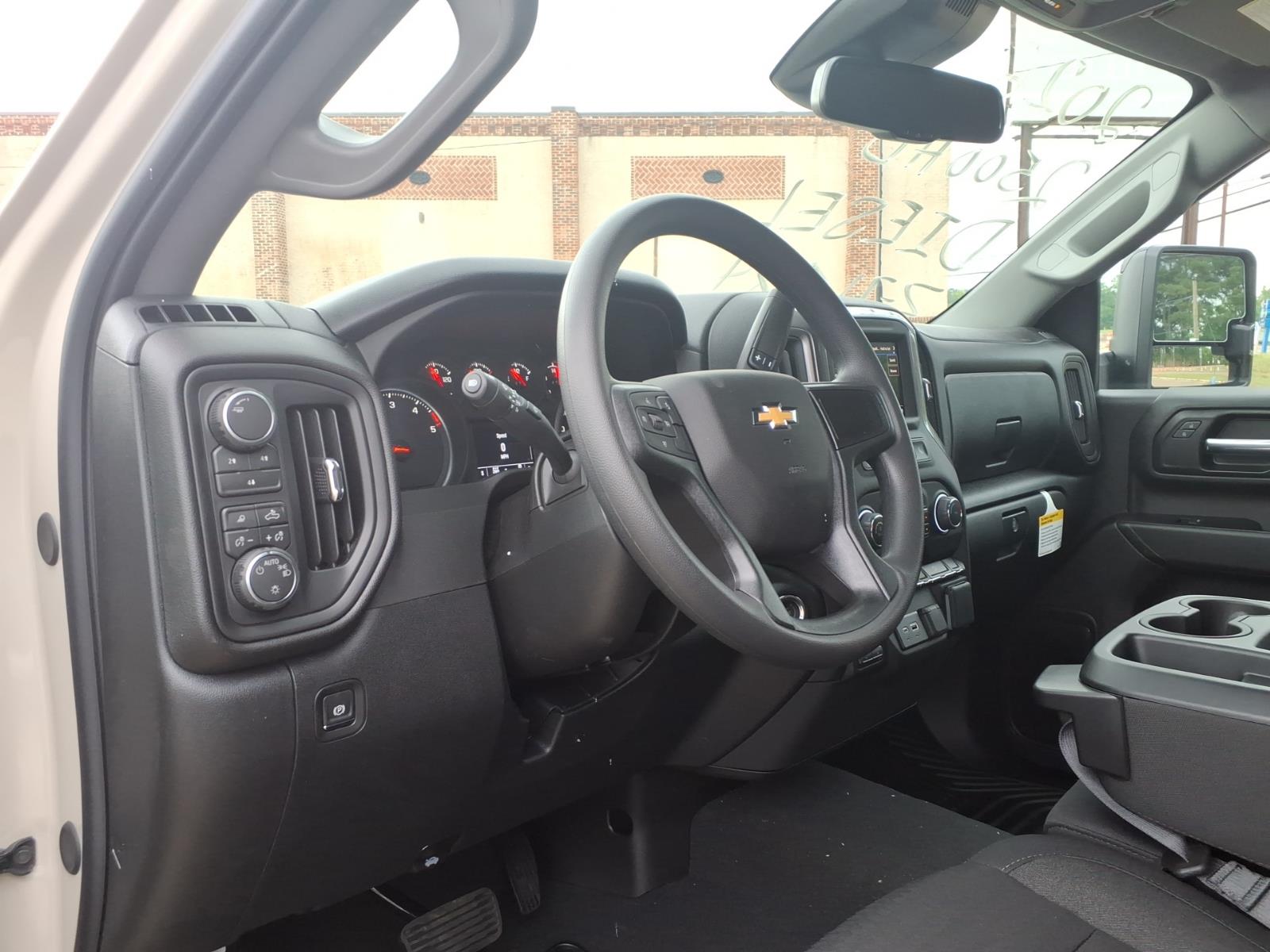 2026 Chevrolet Silverado 2500 HD Custom - Photo 8