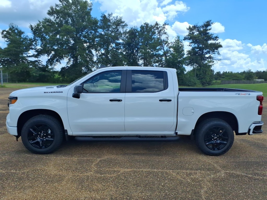 New 2026 Chevrolet Silverado 1500 Custom Truck