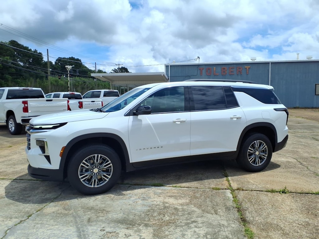 Used 2025 Chevrolet Traverse LT SUV