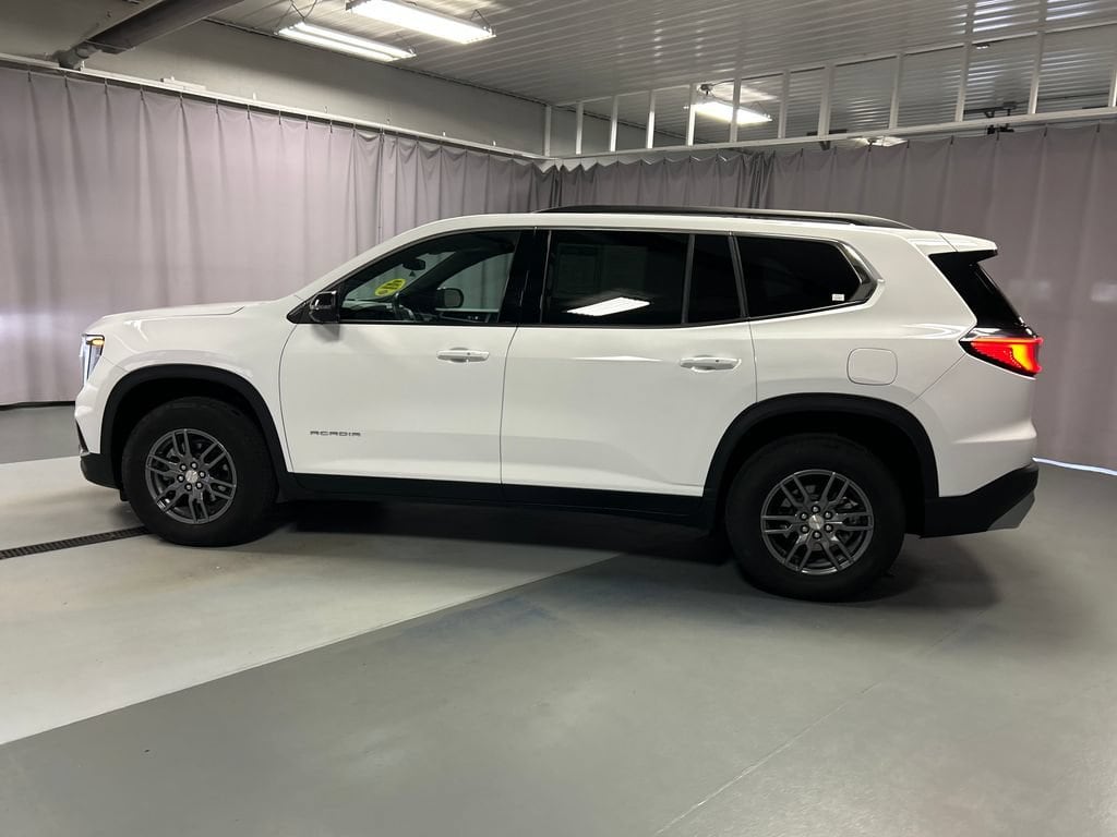 Used 2025 GMC Acadia Elevation SUV