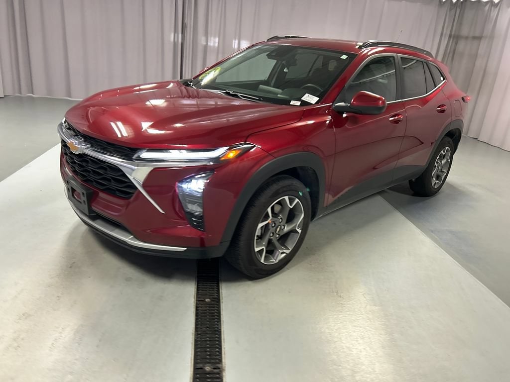 Used 2025 Chevrolet Trax LT SUV