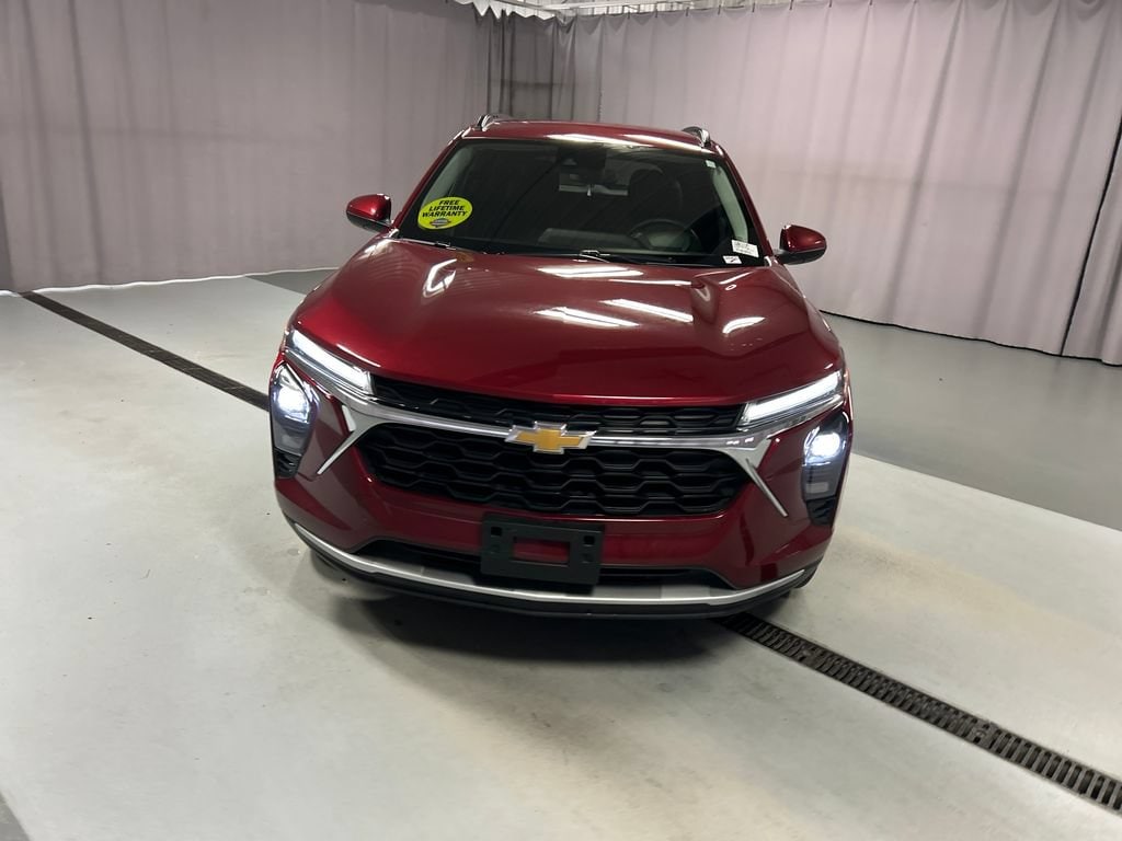 Used 2025 Chevrolet Trax LT SUV
