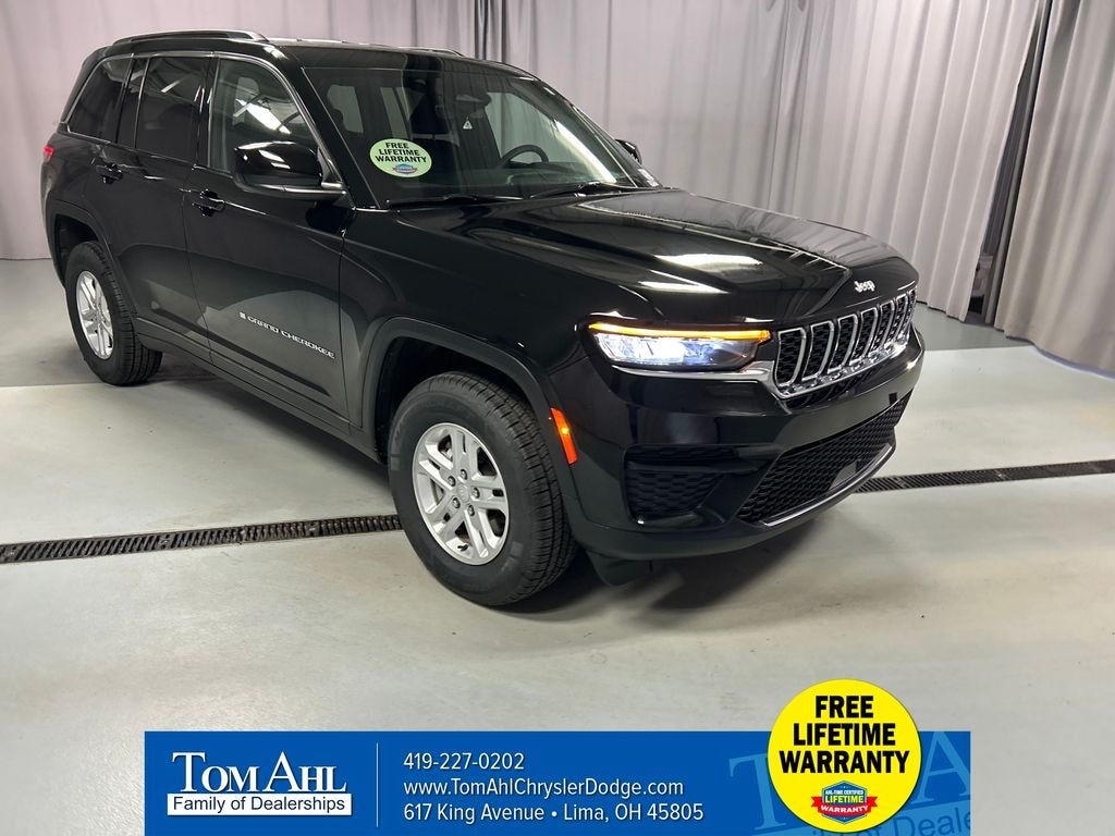 Used 2025 Jeep Grand Cherokee Laredo SUV