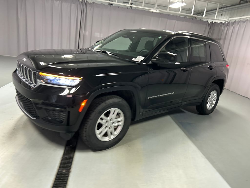 Used 2025 Jeep Grand Cherokee Laredo SUV