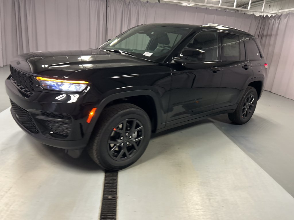 New 2027 Jeep Grand Cherokee LAREDO X 4X4 Sport Utility