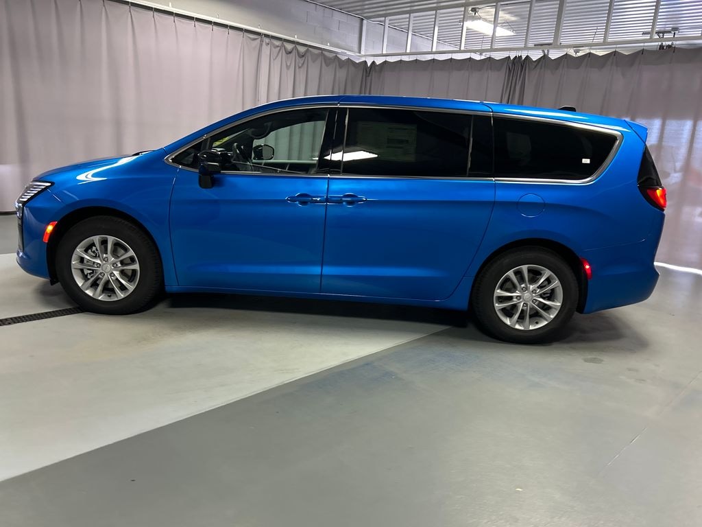 New 2027 Chrysler Pacifica SELECT Passenger Van