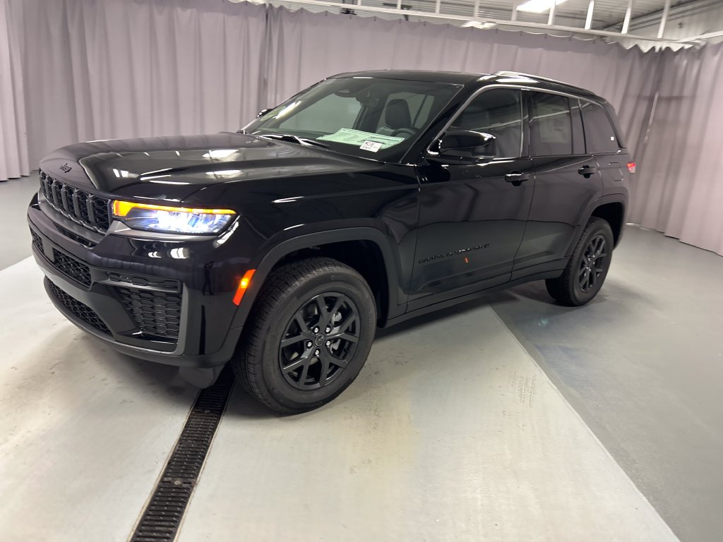 New 2027 Jeep Grand Cherokee LAREDO ALTITUDE 4X4 Sport Utility
