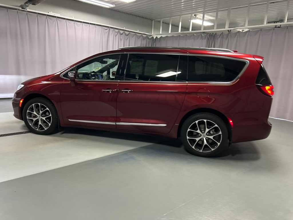 Used 2021 Chrysler Pacifica Limited Van Passenger Van
