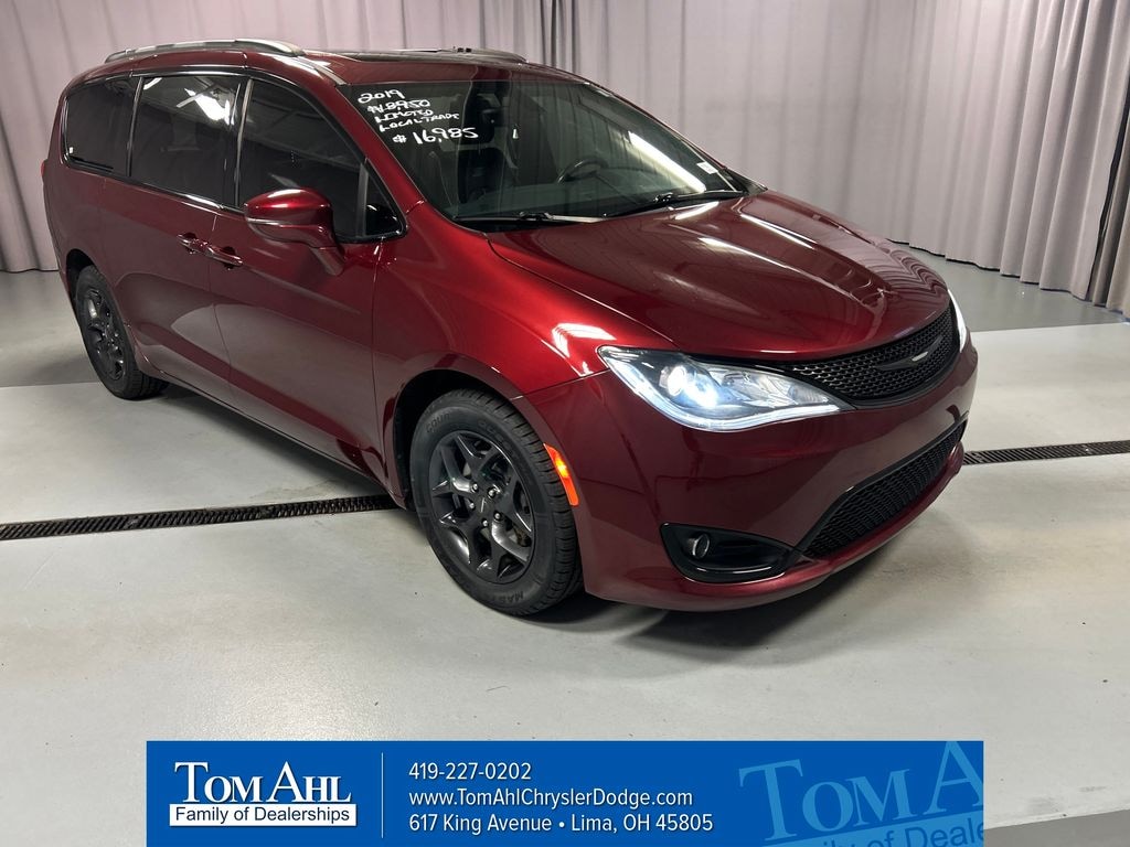 Used 2019 Chrysler Pacifica Limited Van Passenger Van