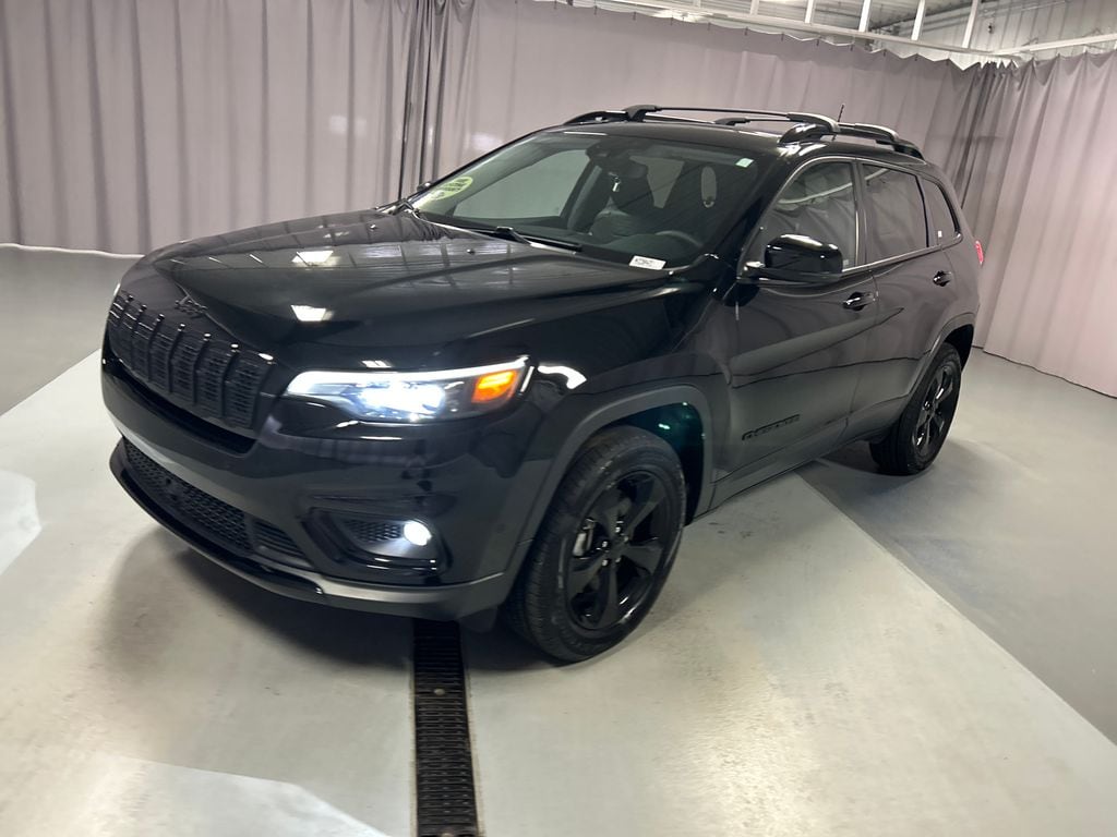 Used 2023 Jeep Cherokee Altitude Lux SUV
