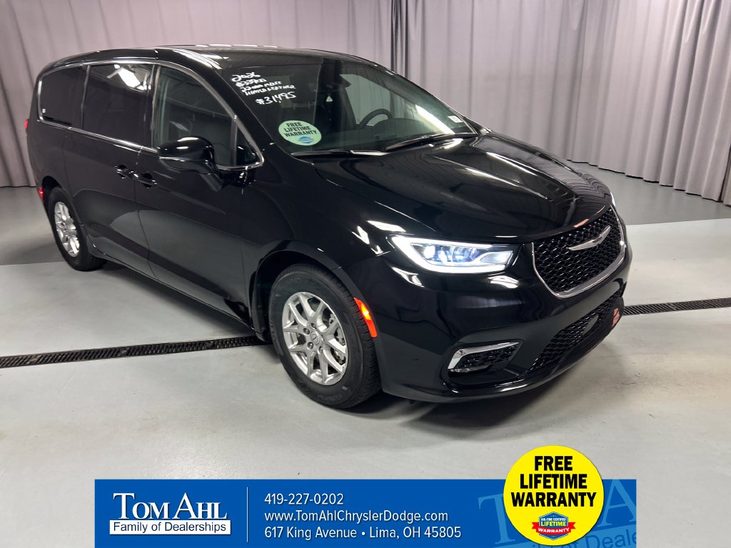 Used 2026 Chrysler Pacifica Select Van Passenger Van
