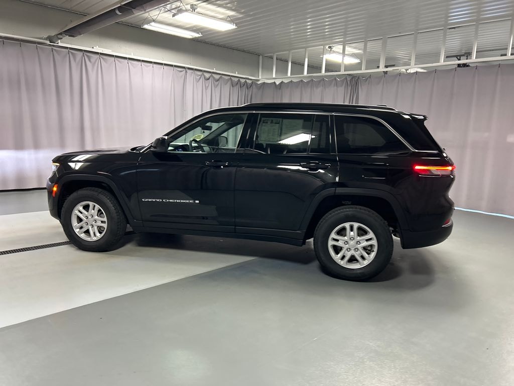 Used 2025 Jeep Grand Cherokee Laredo SUV