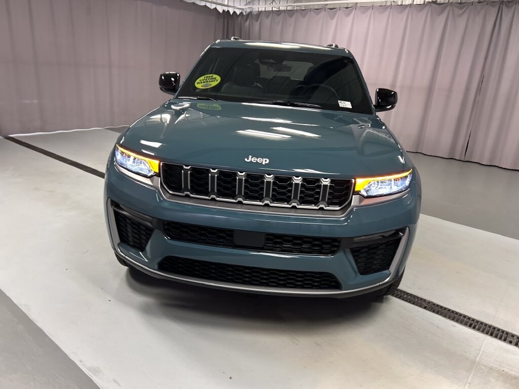 New 2027 Jeep Grand Cherokee LIMITED 4X4 Sport Utility