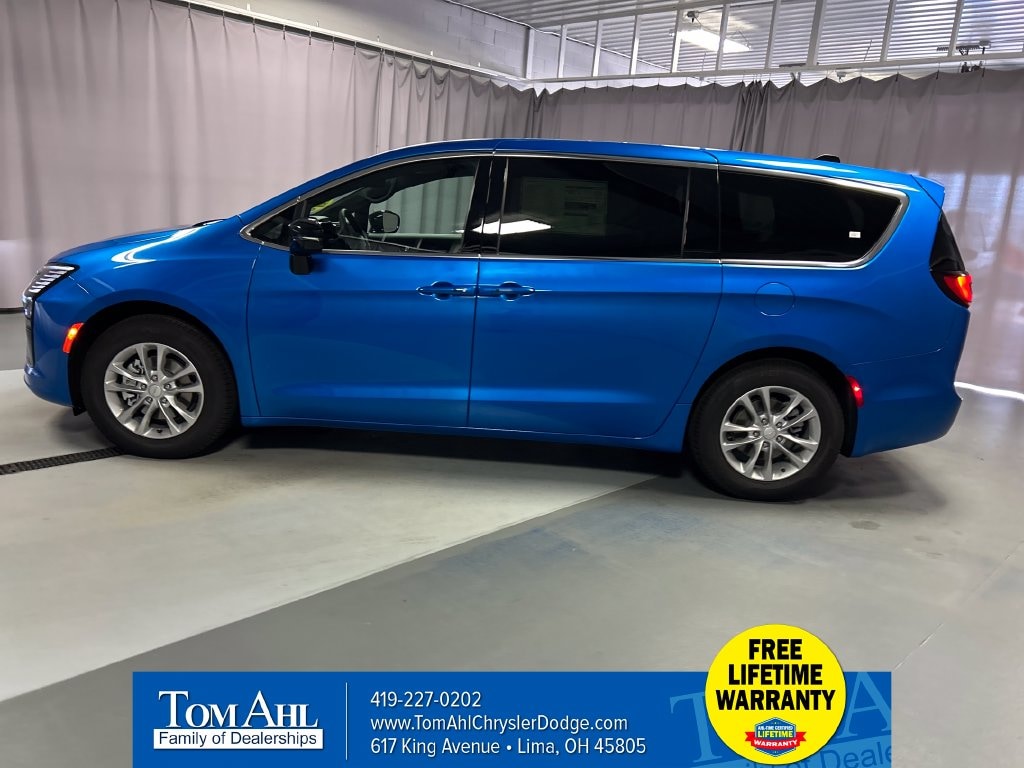New 2027 Chrysler Pacifica SELECT Passenger Van