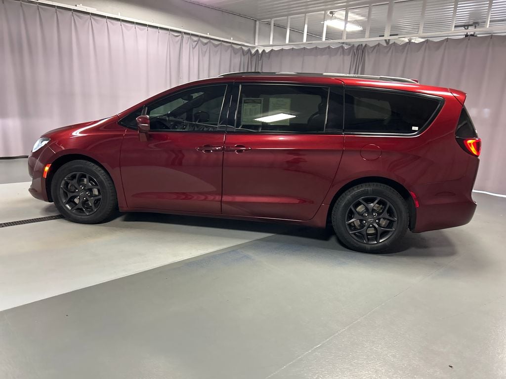 Used 2019 Chrysler Pacifica Limited Van Passenger Van