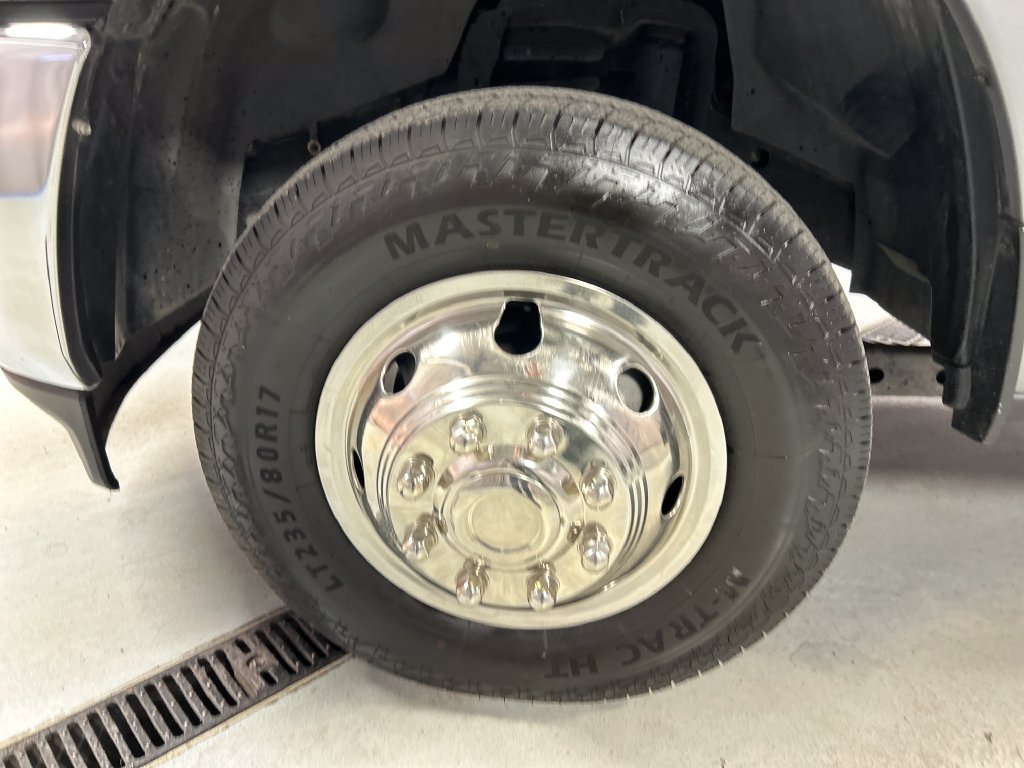 2022 RAM Ram 3500 Chassis Cab SLT - Photo 9