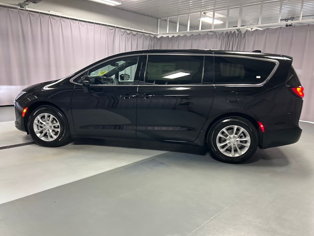 New 2027 Chrysler Pacifica SELECT Passenger Van