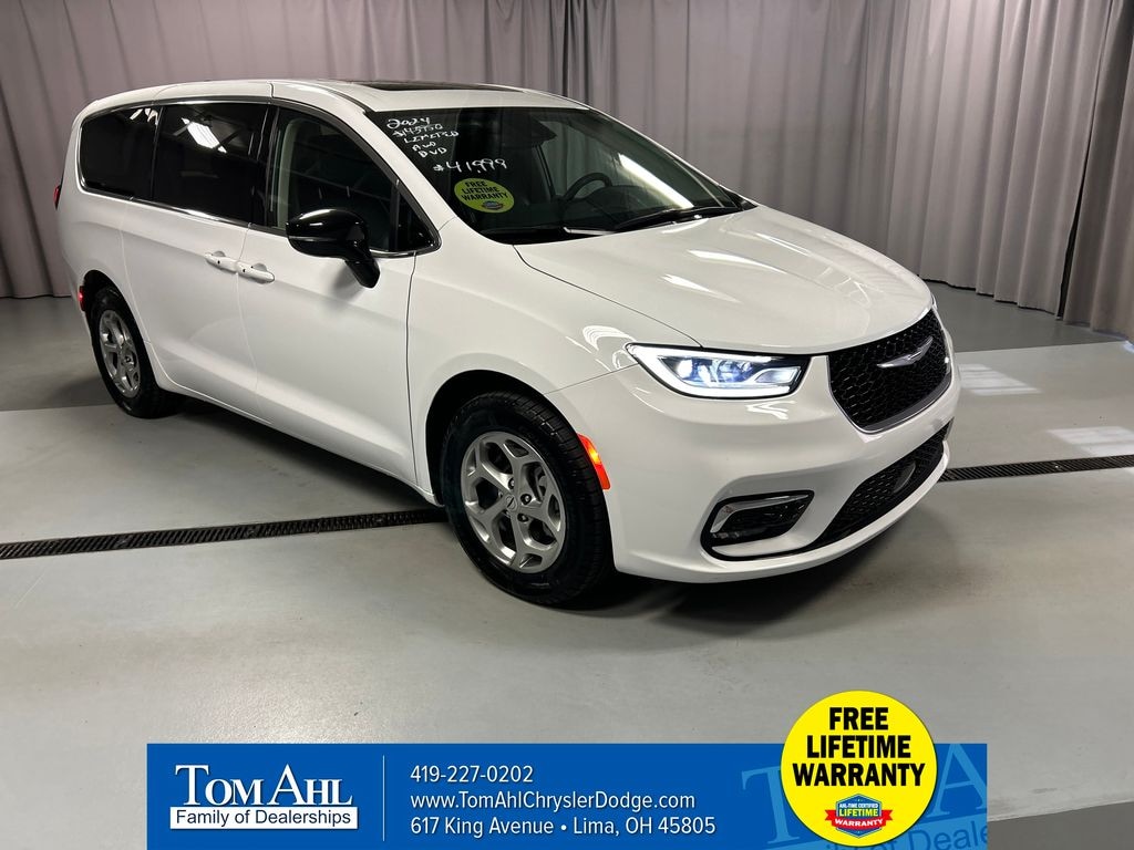 Used 2024 Chrysler Pacifica Limited Van Passenger Van