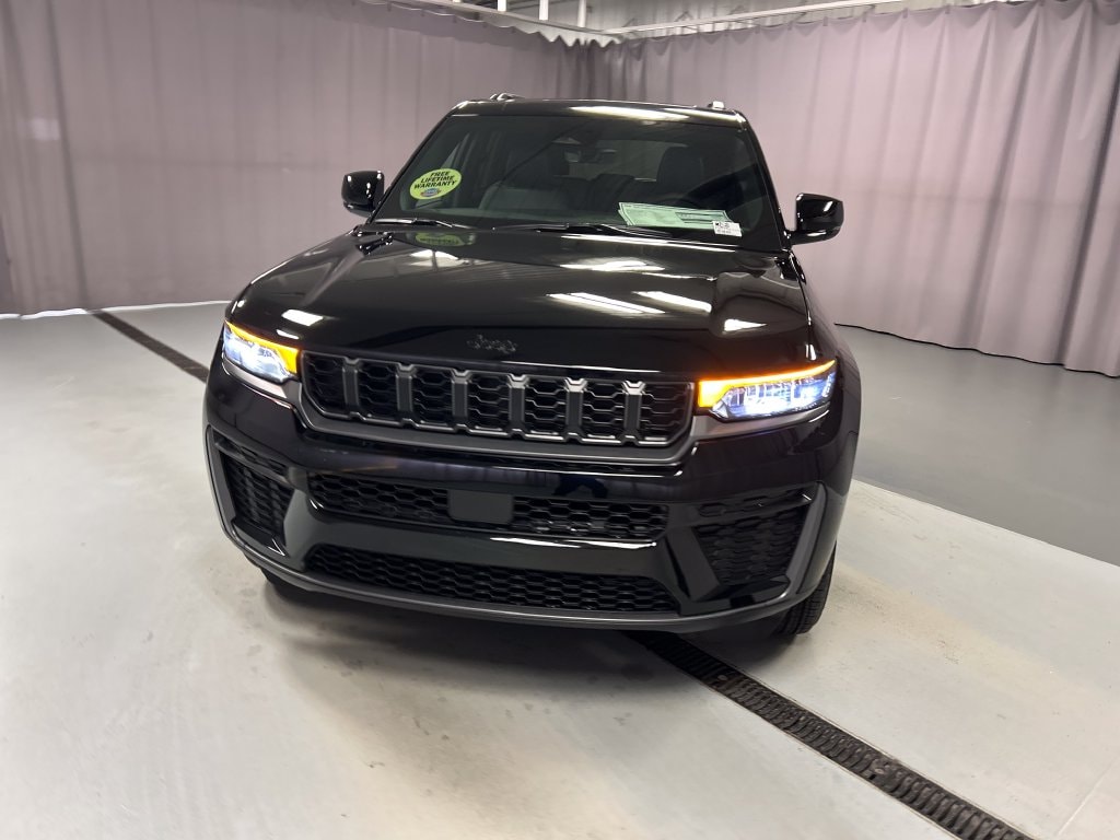New 2027 Jeep Grand Cherokee LAREDO ALTITUDE 4X4 Sport Utility