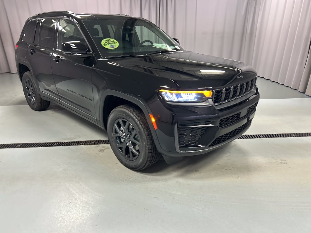 New 2027 Jeep Grand Cherokee LAREDO ALTITUDE 4X4 Sport Utility