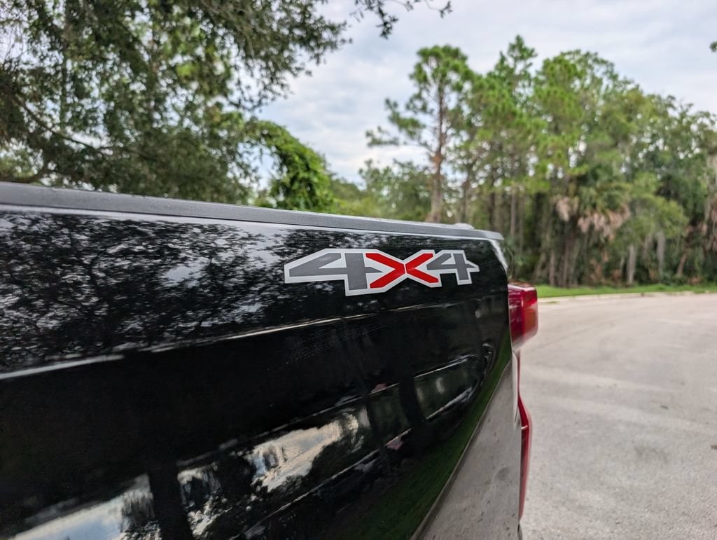 2024 Chevrolet Silverado 1500 LT - Photo 10
