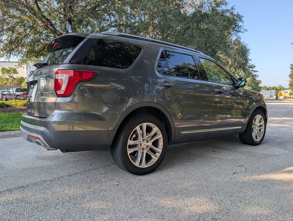 2016 Ford Explorer XLT - Photo 7