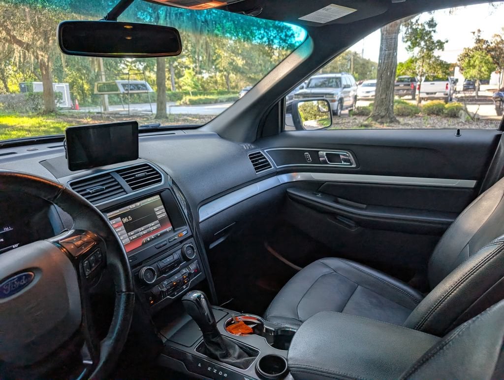 2016 Ford Explorer XLT - Photo 11