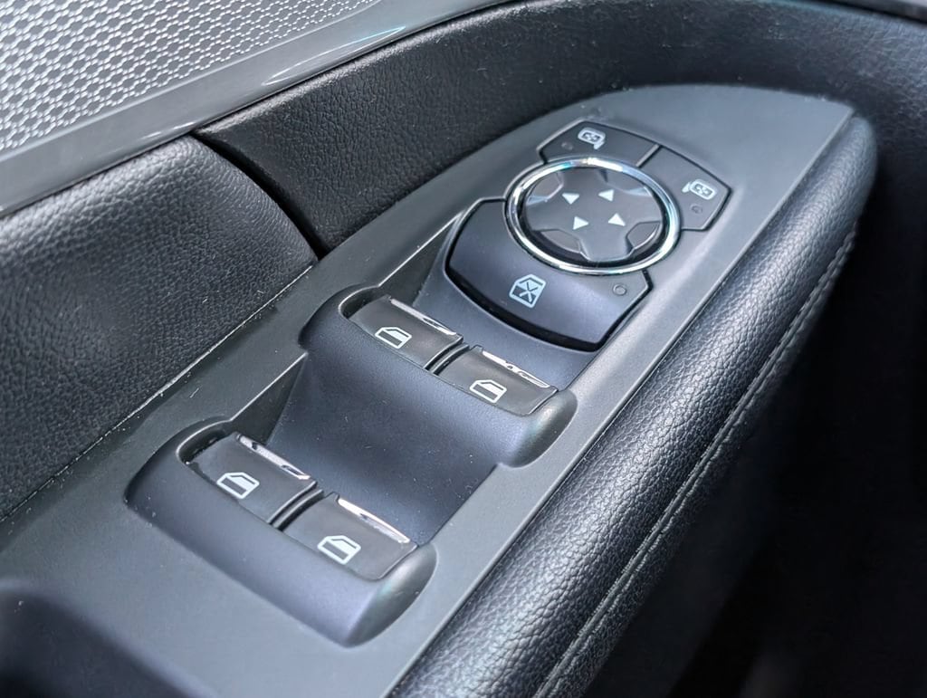2016 Ford Explorer XLT - Photo 19