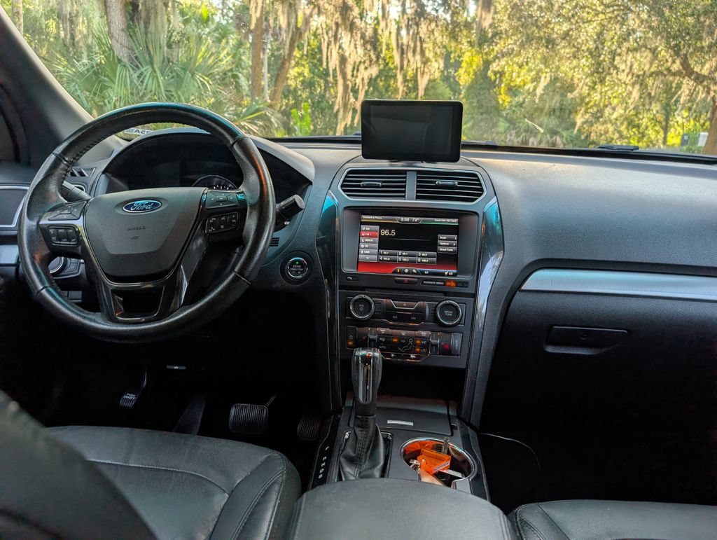 2016 Ford Explorer XLT - Photo 9
