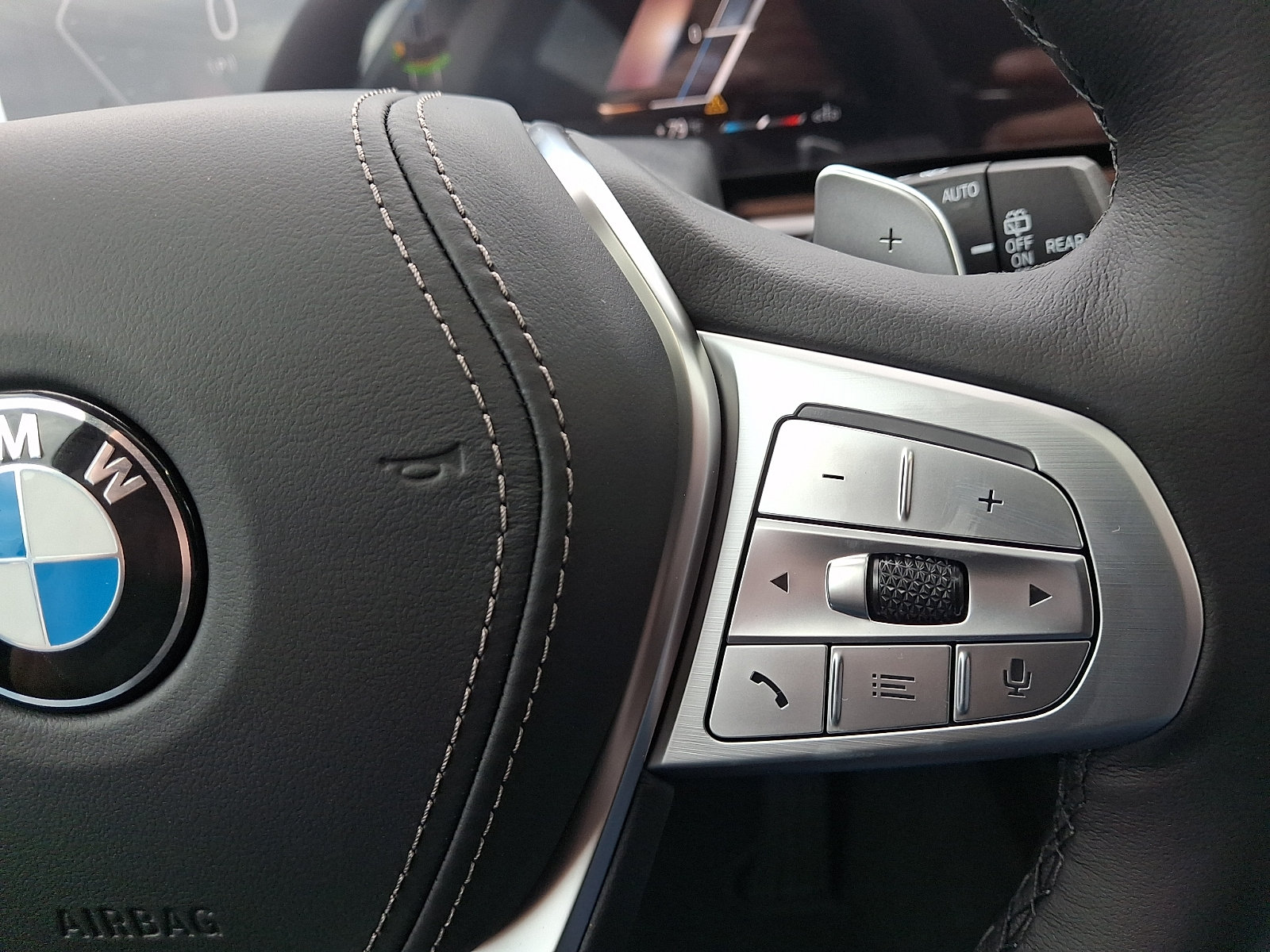 2027 BMW X7 40i - Photo 18