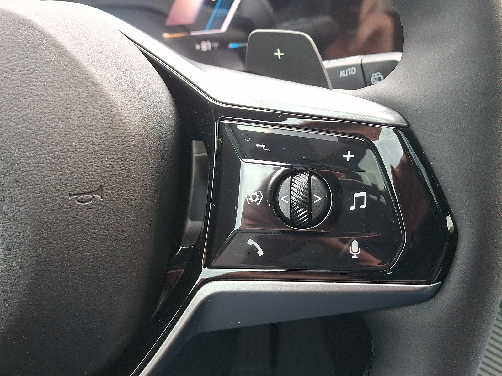 2026 BMW X3 30 - Photo 15