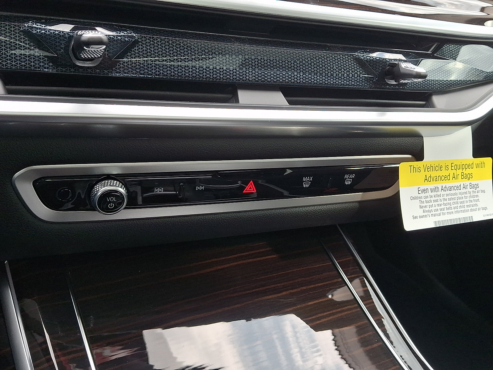2027 BMW X7 40i - Photo 12