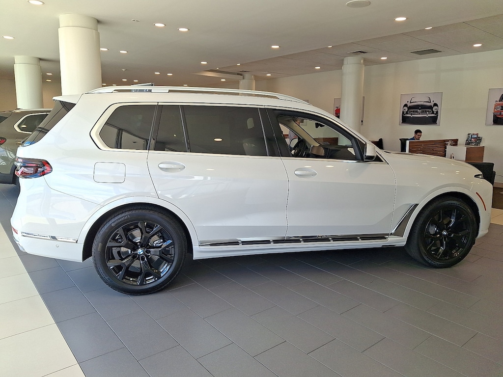 New 2027 BMW X7 xDrive40i SUV
