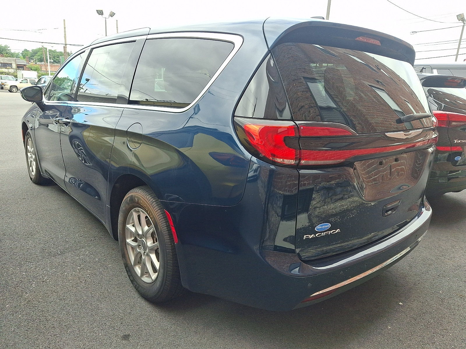 2024 Chrysler Pacifica Touring L - Photo 4