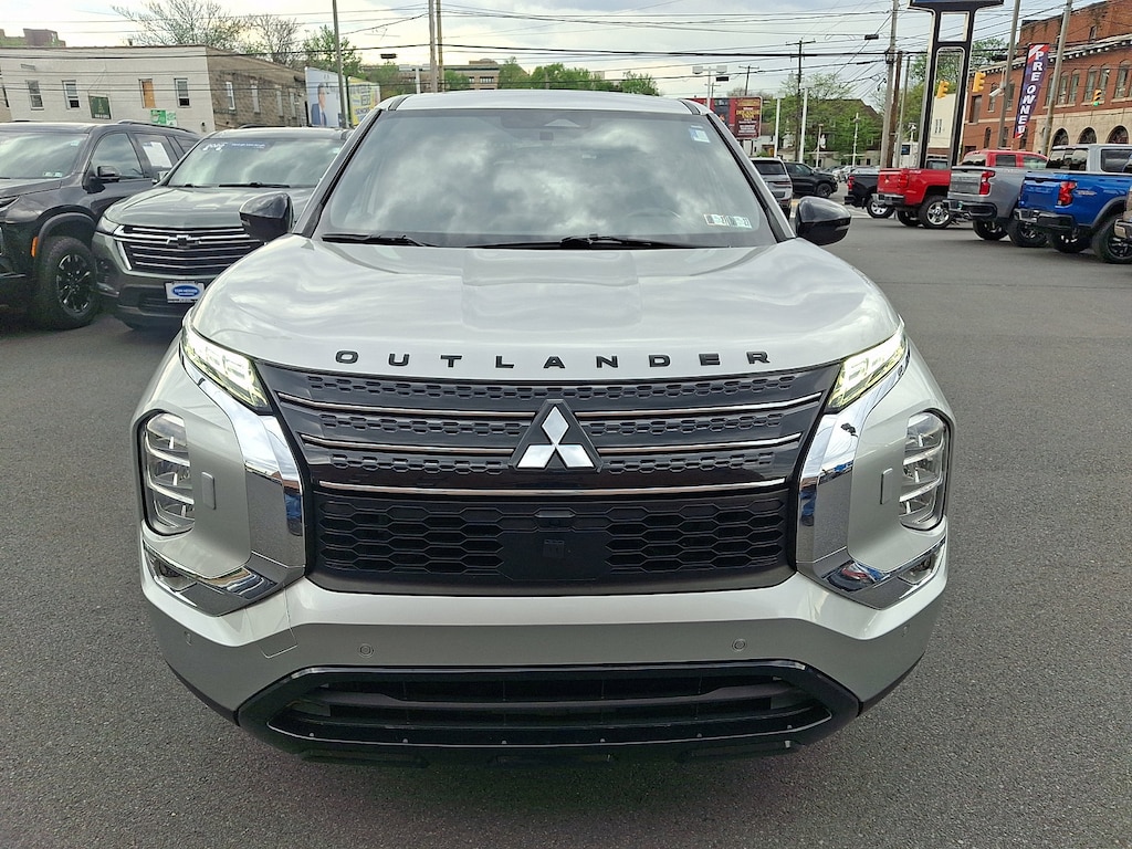 Used 2022 Mitsubishi Outlander SE Sport Utility