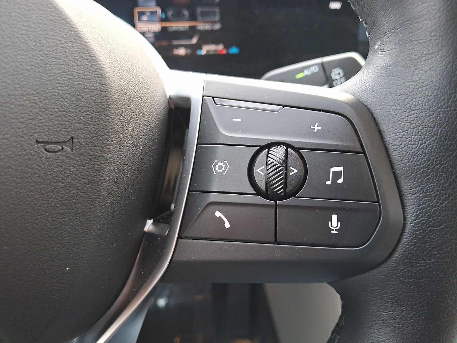 2025 BMW X1 28i - Photo 21