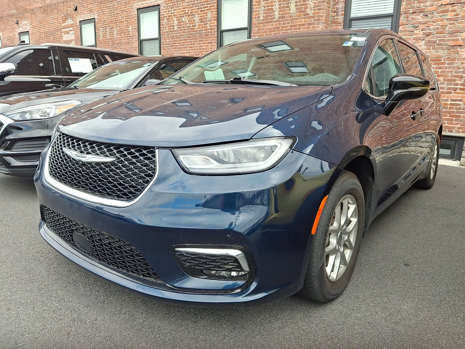 2024 Chrysler Pacifica Touring L - Photo 3