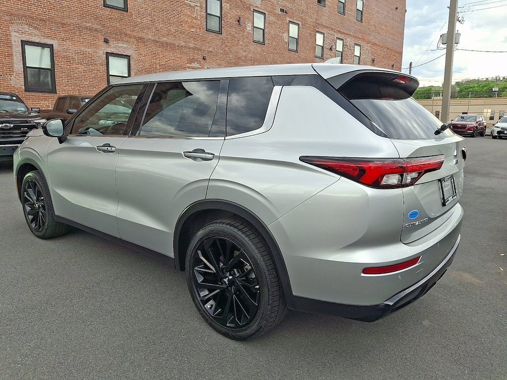 Used 2022 Mitsubishi Outlander SE Sport Utility
