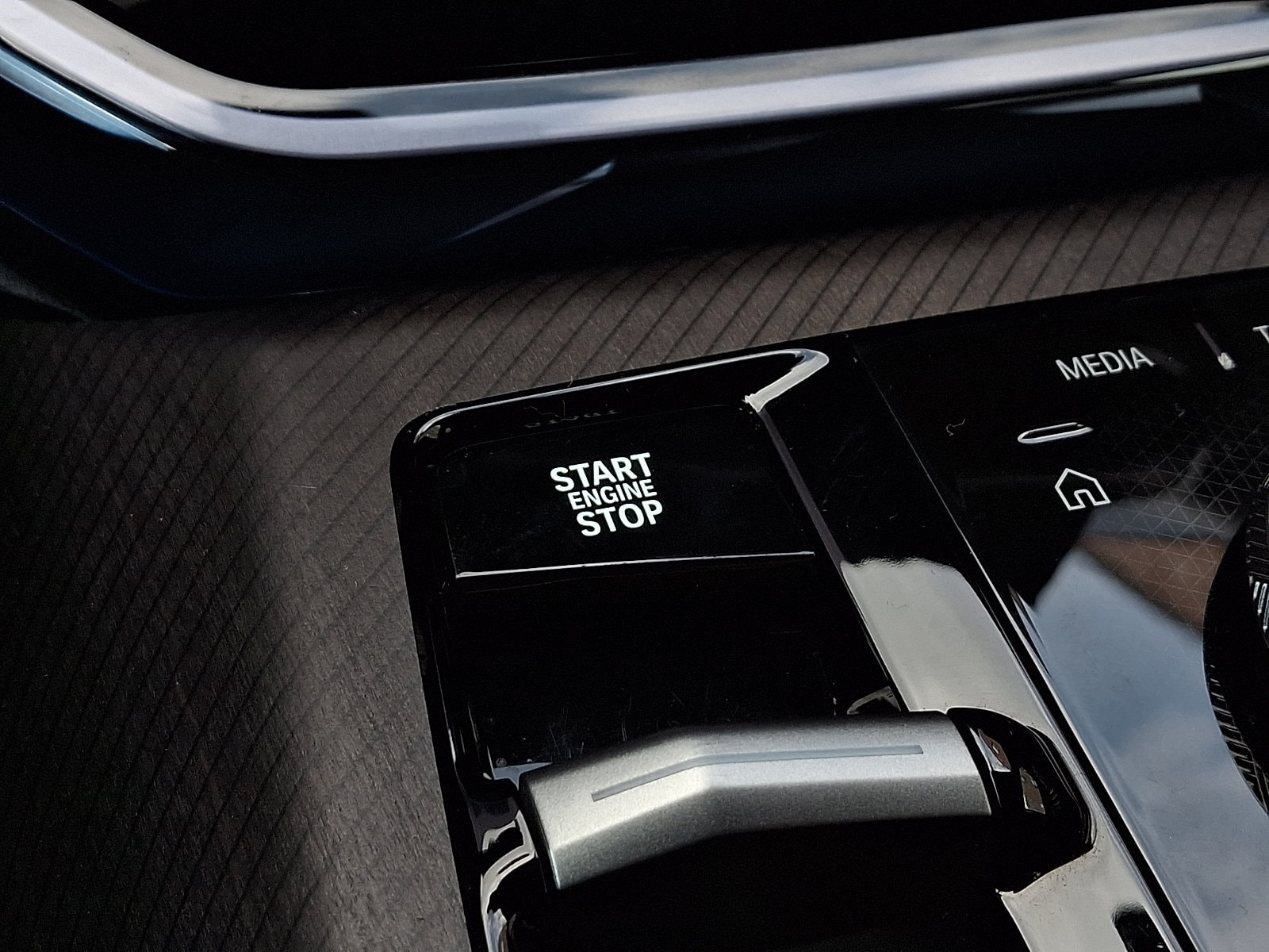2025 BMW X3 30 - Photo 22
