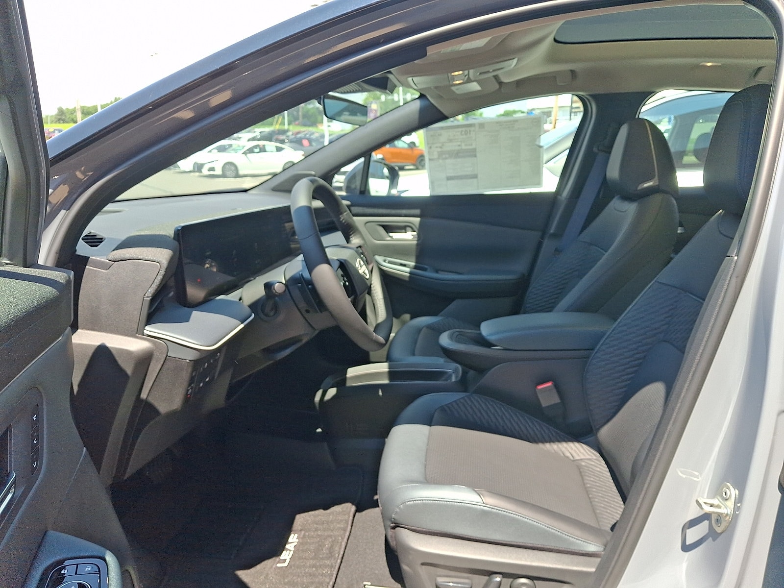 2026 Nissan LEAF Platinum+ - Photo 9
