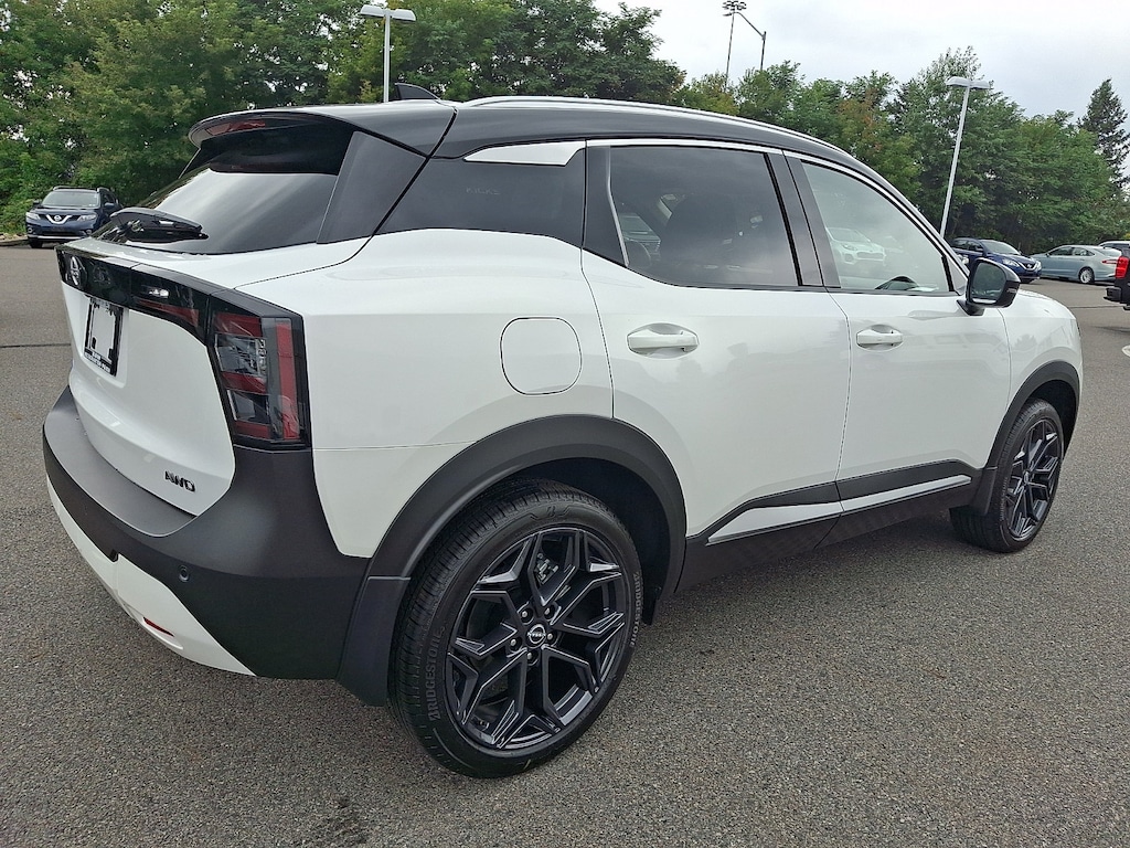 New 2027 Nissan Kicks SR SUV