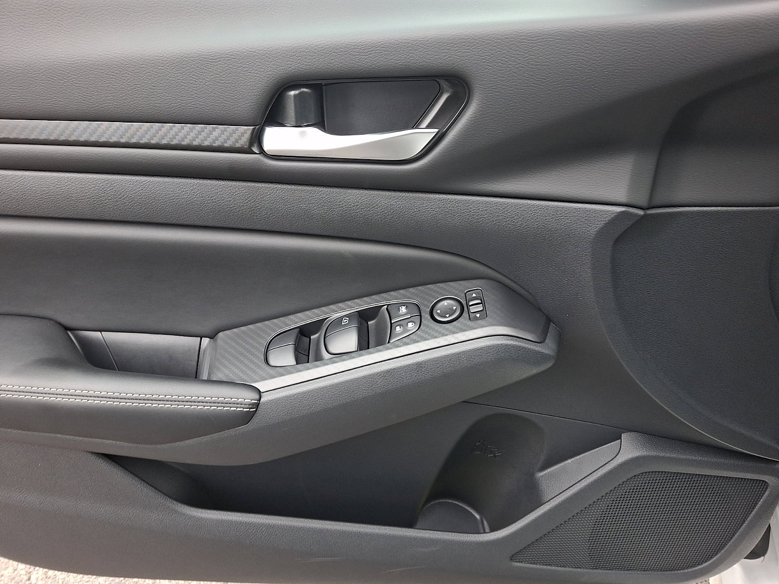 2025 Nissan Altima SV - Photo 12
