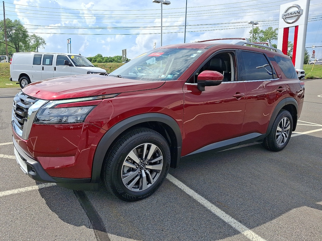 Certified 2025 Nissan Pathfinder SL SUV