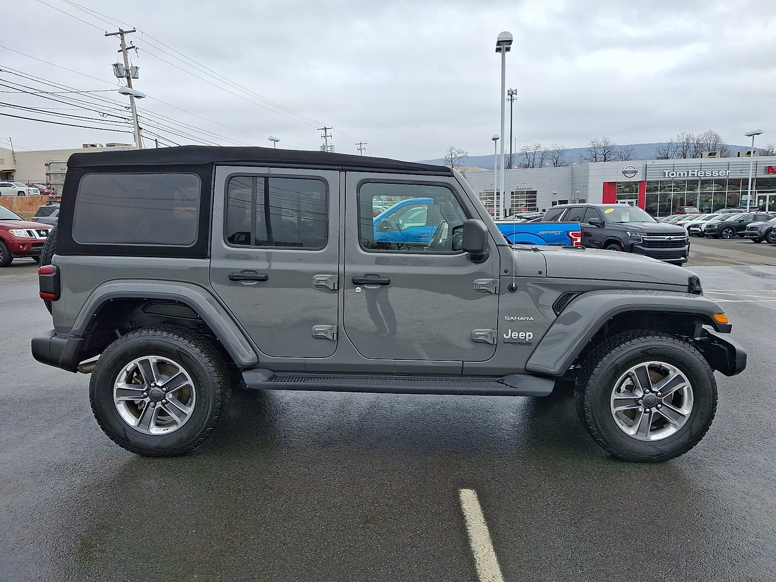 2022 Jeep Wrangler Unlimited Sahara - Photo 7