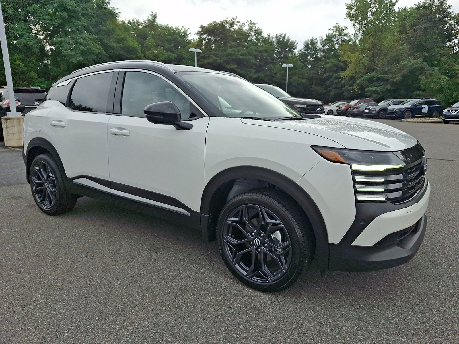 New 2027 Nissan Kicks SR SUV