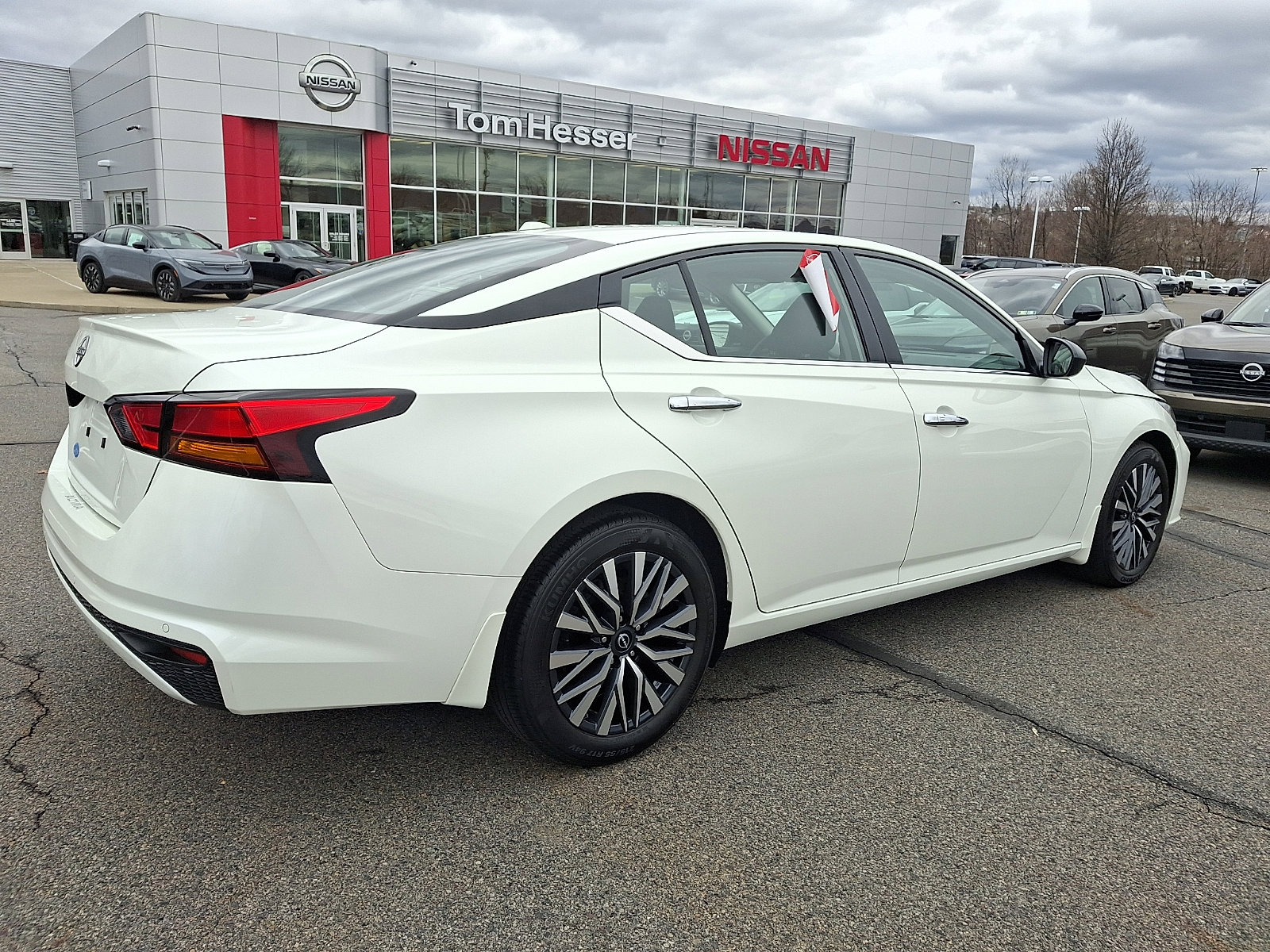 2025 Nissan Altima SV - Photo 6