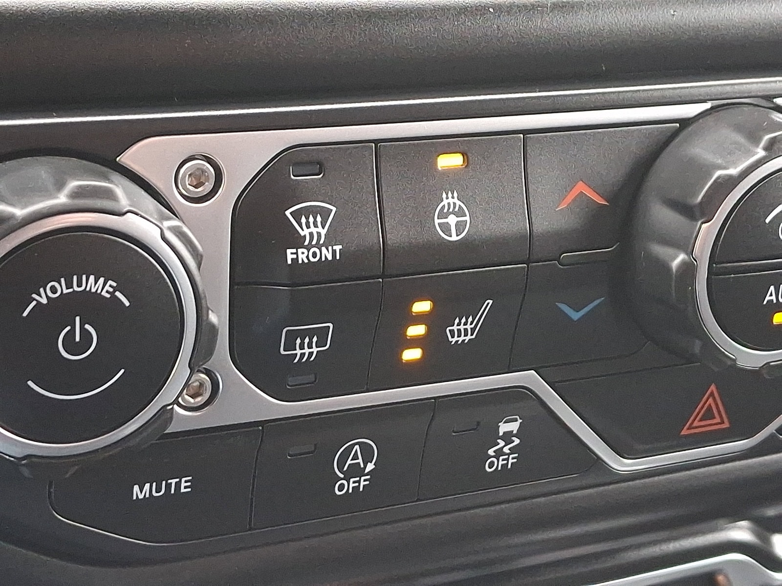 2022 Jeep Wrangler Unlimited Sahara - Photo 25