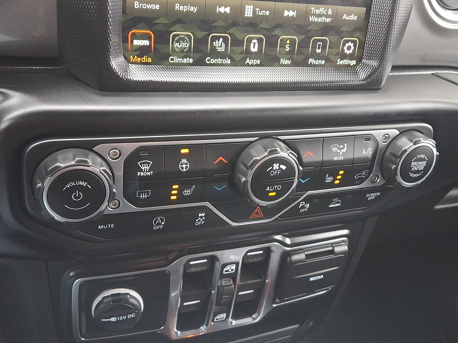 2022 Jeep Wrangler Unlimited Sahara - Photo 16